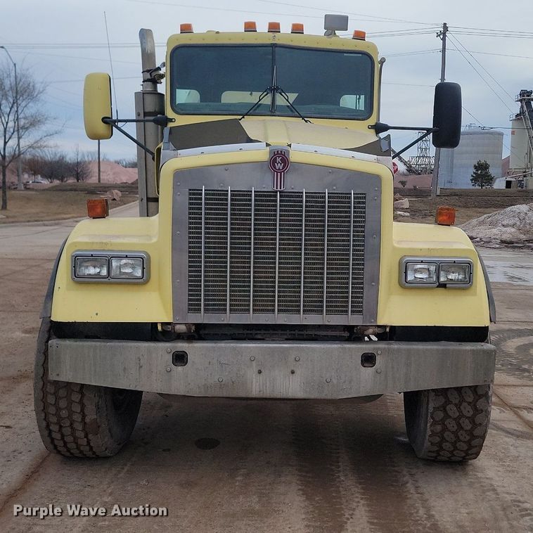 image for item LA9633 2003 Kenworth W900 ready mix truck