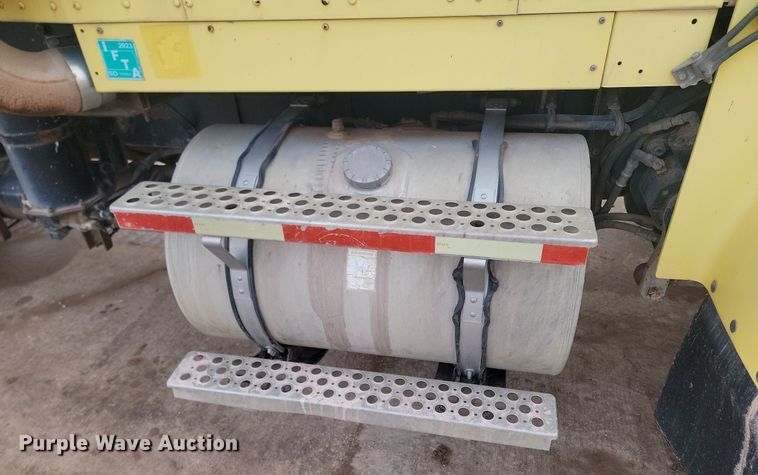 image for item LA9633 2003 Kenworth W900 ready mix truck