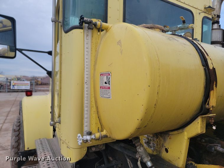 image for item LA9633 2003 Kenworth W900 ready mix truck