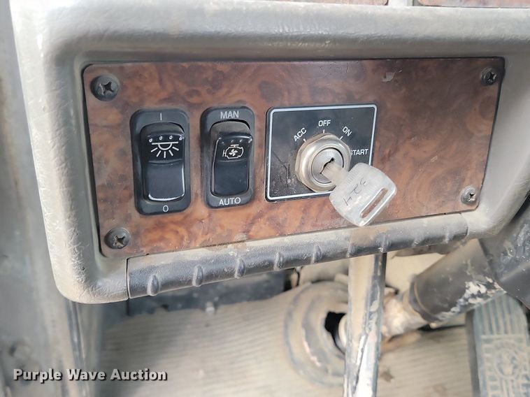 image for item LA9633 2003 Kenworth W900 ready mix truck