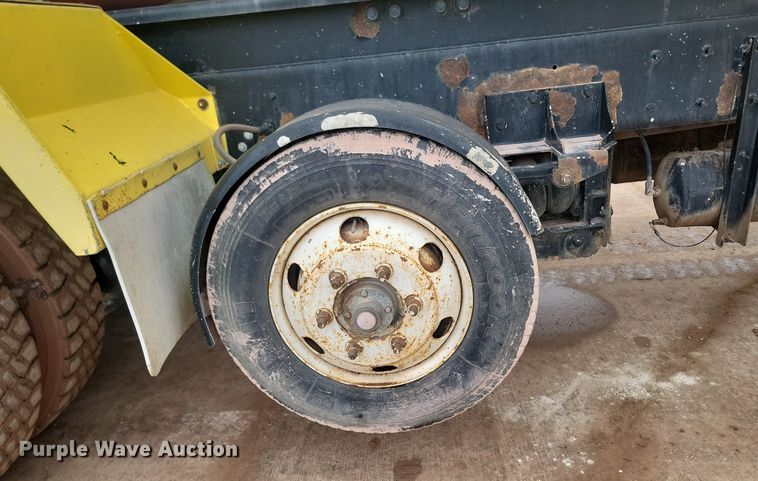 image for item LA9633 2003 Kenworth W900 ready mix truck