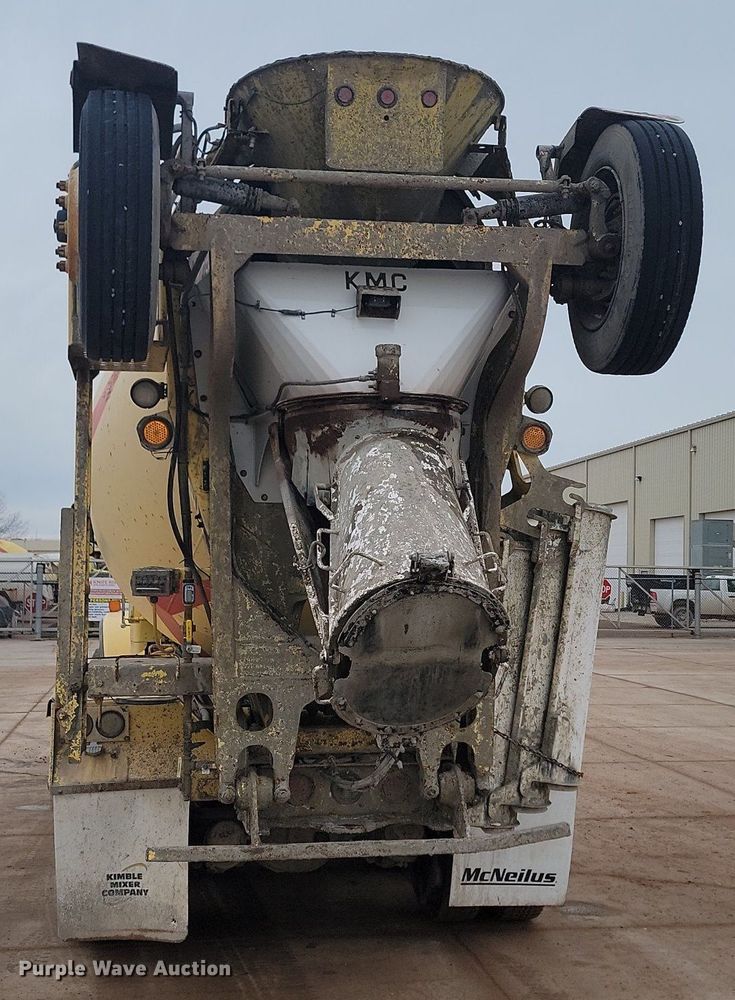 image for item LA9634 2003 Kenworth  W900 ready mix truck