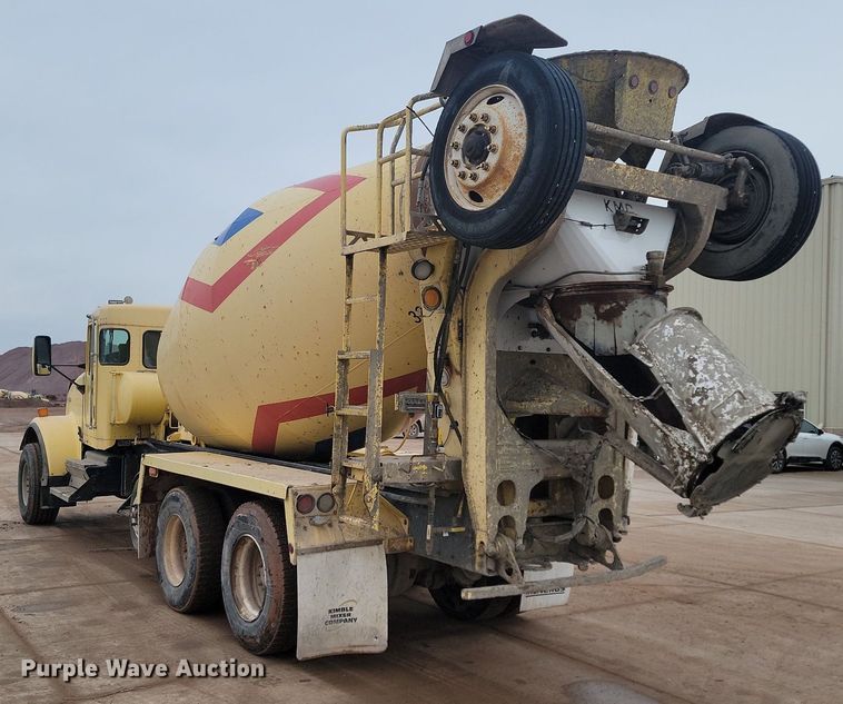 image for item LA9634 2003 Kenworth  W900 ready mix truck