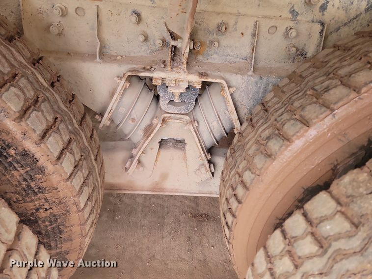 image for item LA9634 2003 Kenworth  W900 ready mix truck