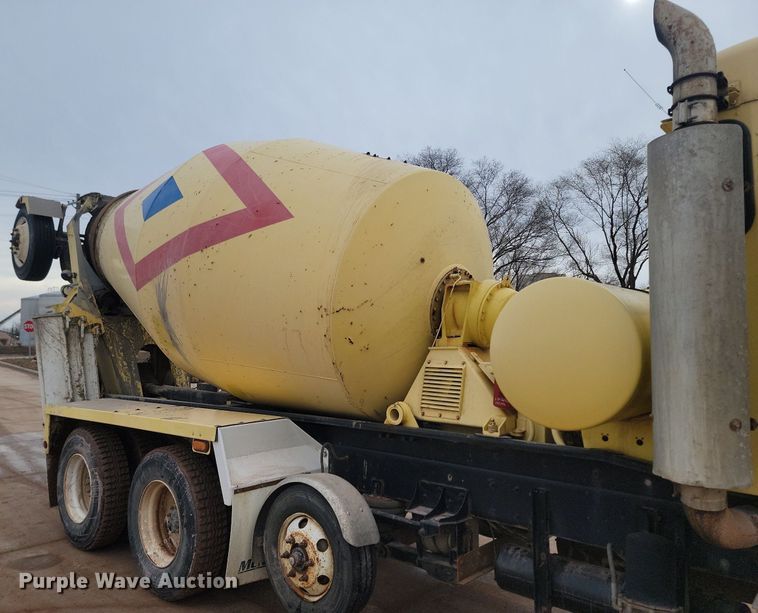 image for item LA9634 2003 Kenworth  W900 ready mix truck