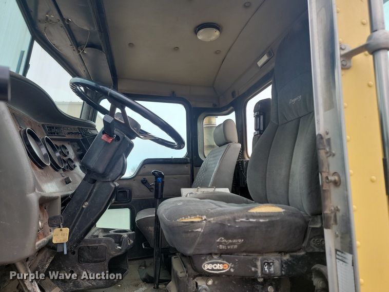 image for item LA9634 2003 Kenworth  W900 ready mix truck