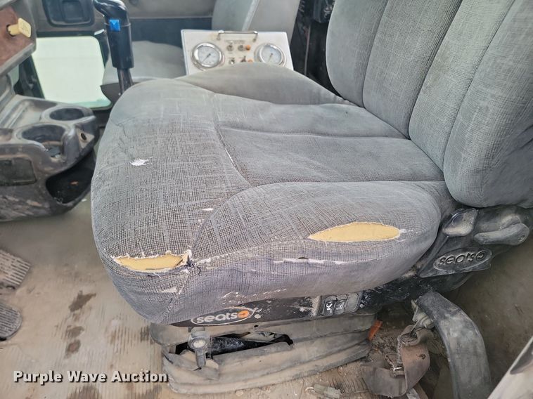 image for item LA9634 2003 Kenworth  W900 ready mix truck