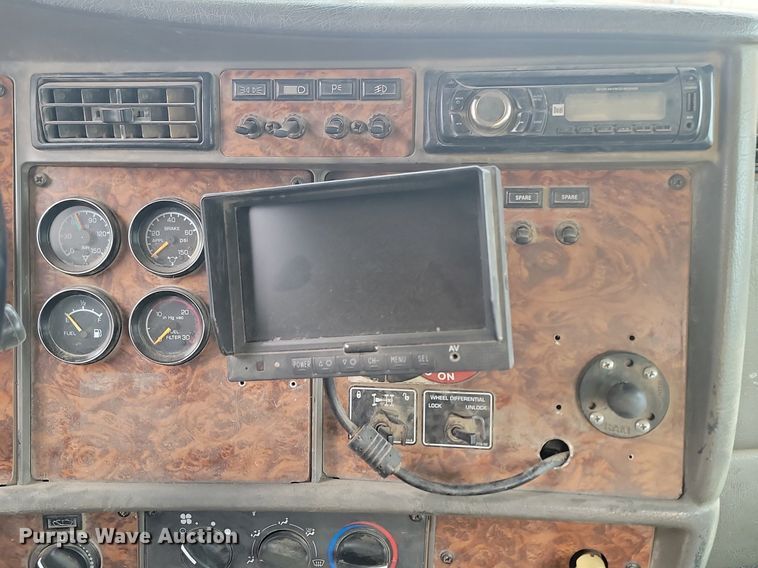 image for item LA9634 2003 Kenworth  W900 ready mix truck