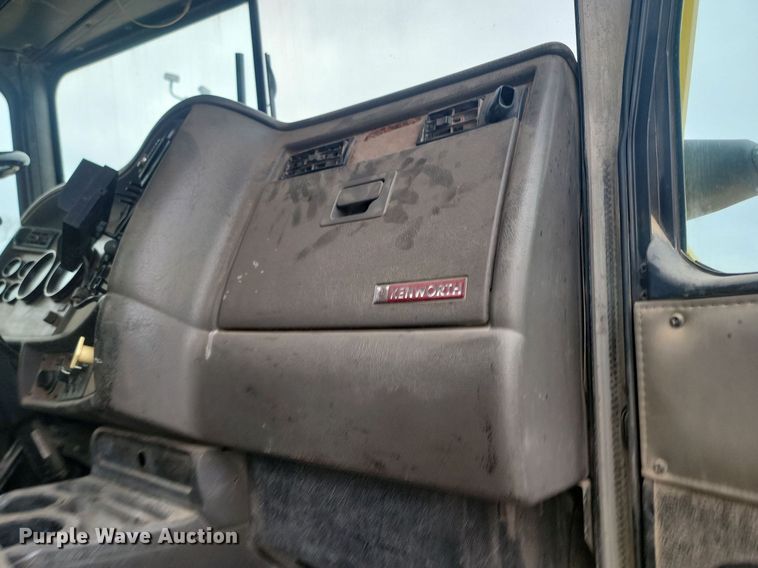 image for item LA9634 2003 Kenworth  W900 ready mix truck