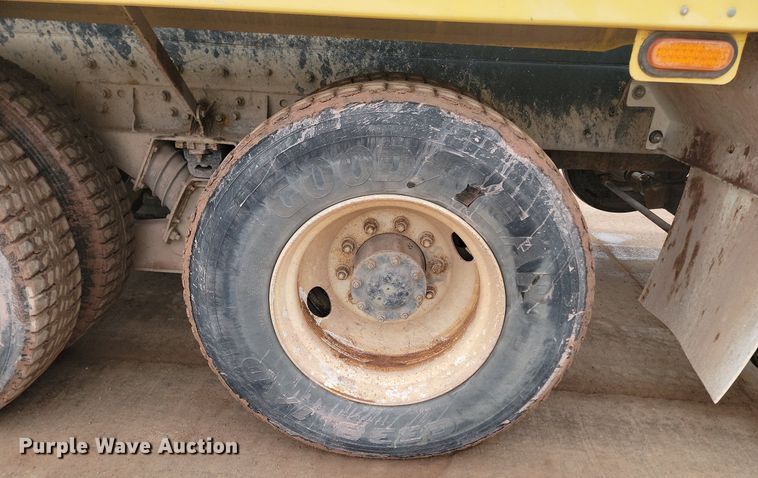 image for item LA9634 2003 Kenworth  W900 ready mix truck