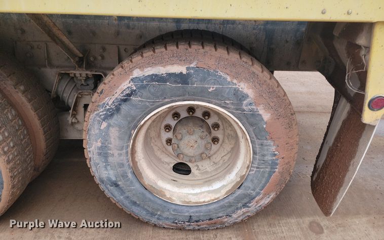 image for item LA9634 2003 Kenworth  W900 ready mix truck