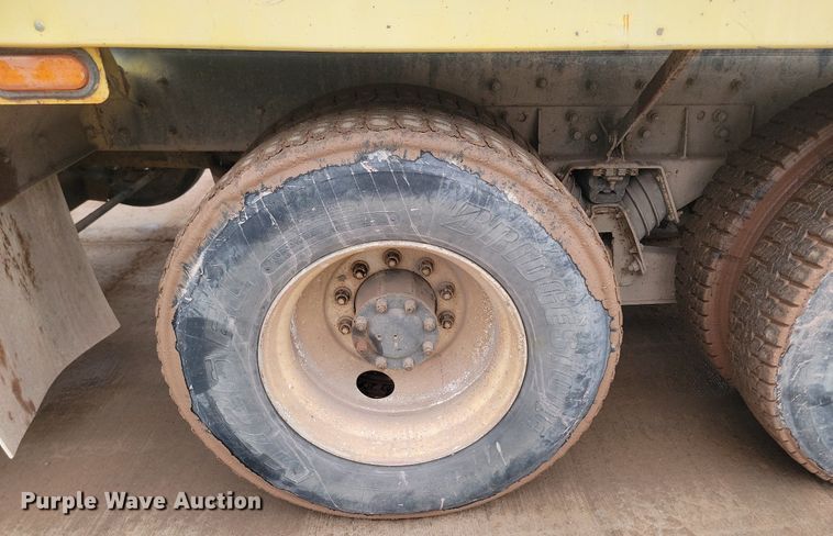 image for item LA9634 2003 Kenworth  W900 ready mix truck