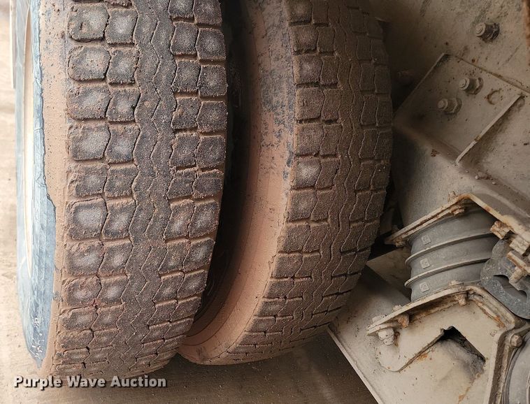 image for item LA9634 2003 Kenworth  W900 ready mix truck