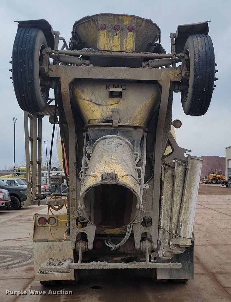 image for item LA9635 2004 Kenworth  W900 ready mix truck