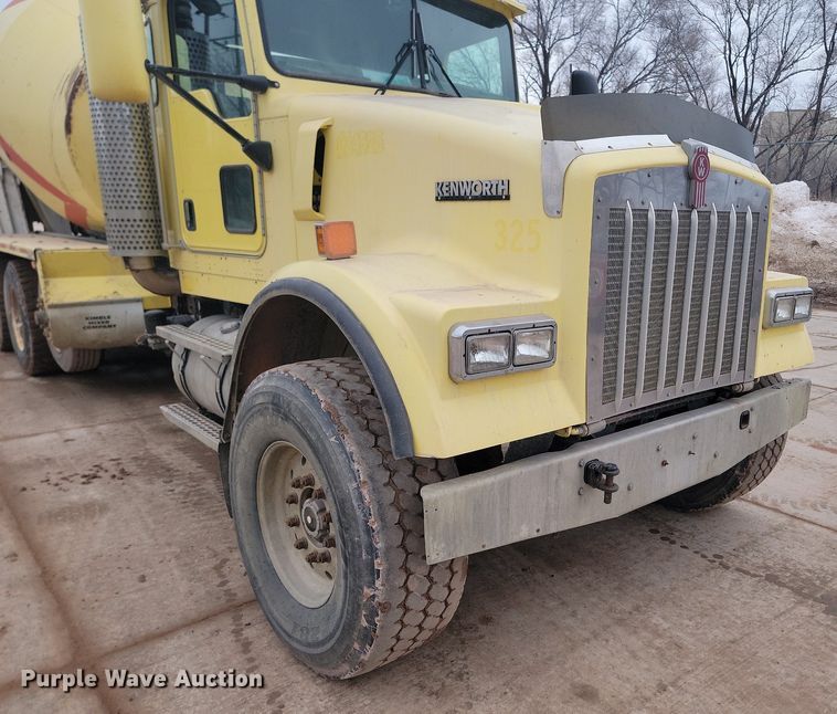 image for item LA9635 2004 Kenworth  W900 ready mix truck