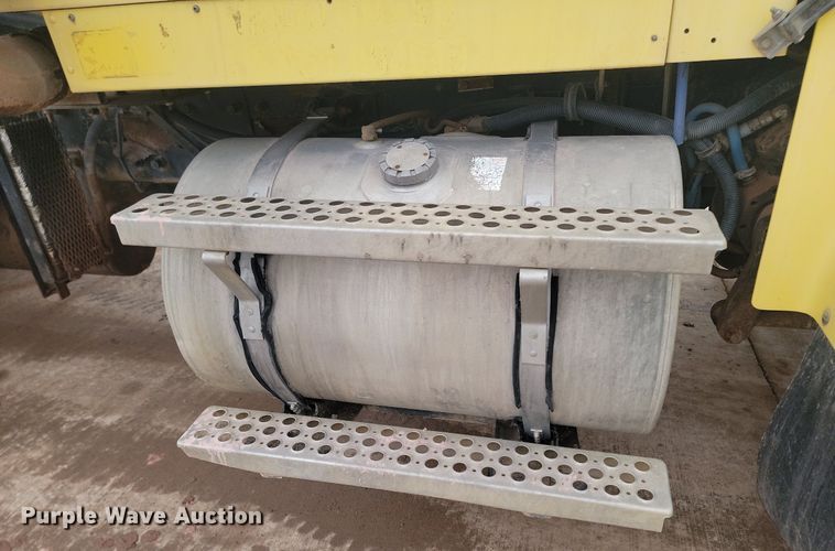 image for item LA9635 2004 Kenworth  W900 ready mix truck