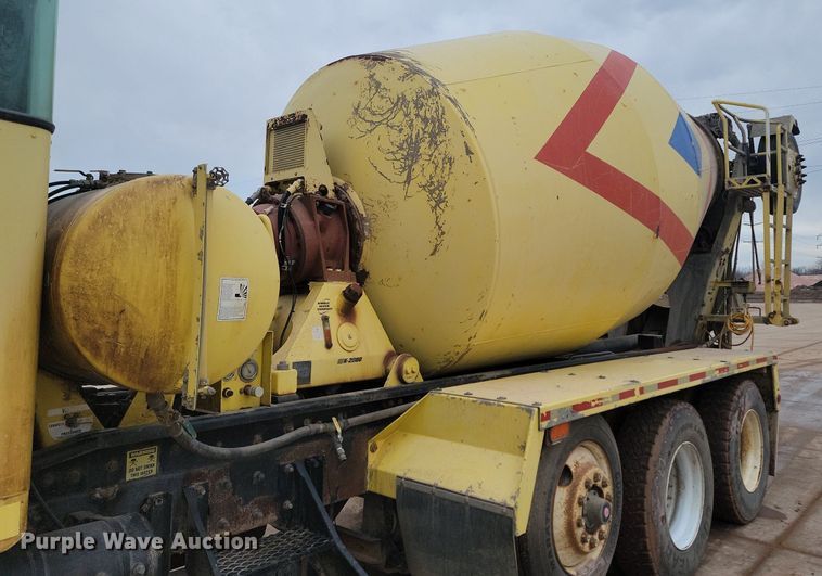 image for item LA9635 2004 Kenworth  W900 ready mix truck