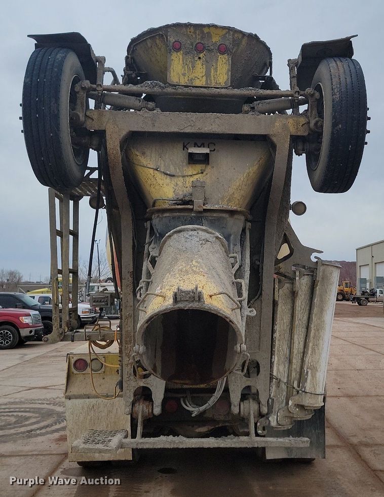 image for item LA9635 2004 Kenworth  W900 ready mix truck