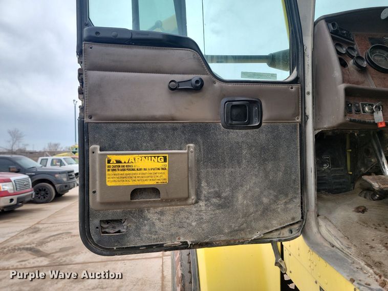 image for item LA9635 2004 Kenworth  W900 ready mix truck