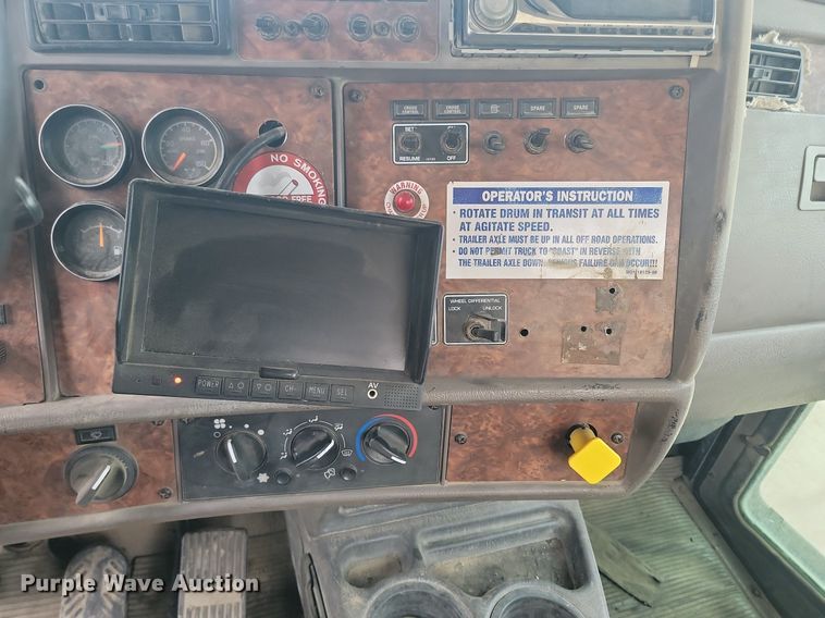 image for item LA9635 2004 Kenworth  W900 ready mix truck