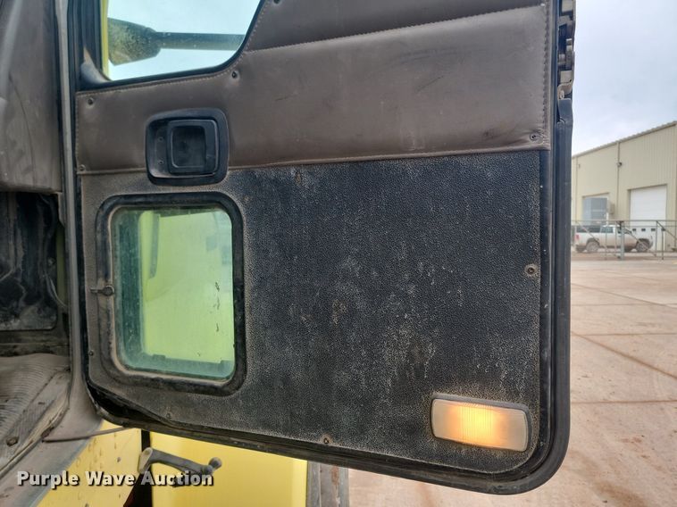 image for item LA9635 2004 Kenworth  W900 ready mix truck