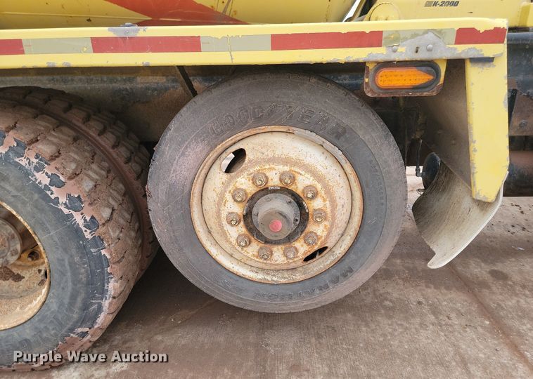 image for item LA9635 2004 Kenworth  W900 ready mix truck