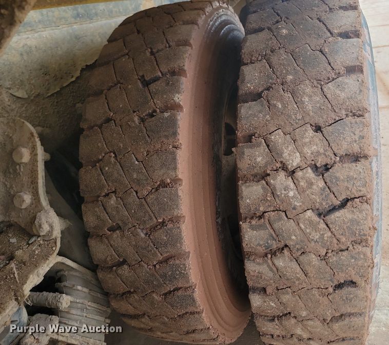 image for item LA9635 2004 Kenworth  W900 ready mix truck