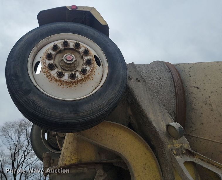 image for item LA9635 2004 Kenworth  W900 ready mix truck