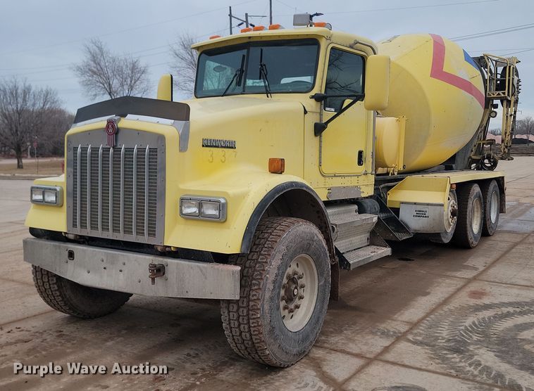 image for item LA9636 2004 Kenworth  W900 ready mix truck