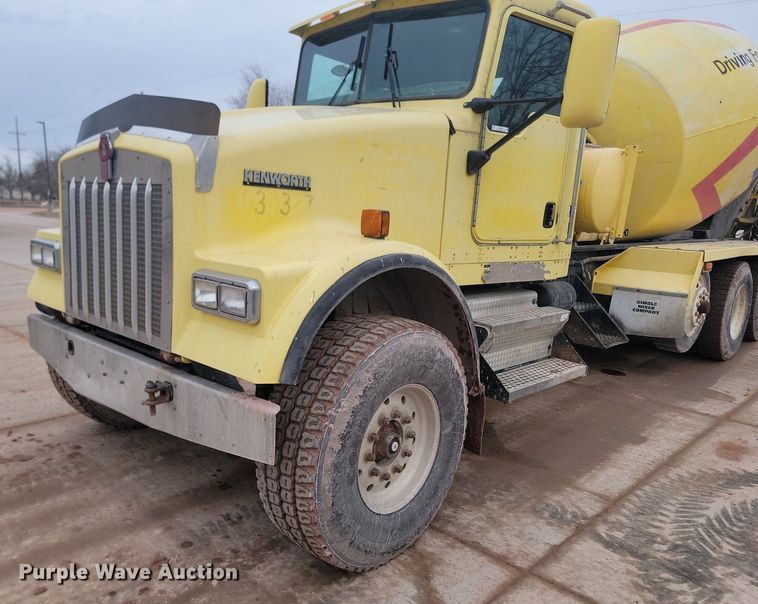 image for item LA9636 2004 Kenworth  W900 ready mix truck