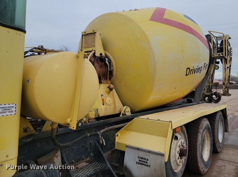 image for item LA9636 2004 Kenworth  W900 ready mix truck