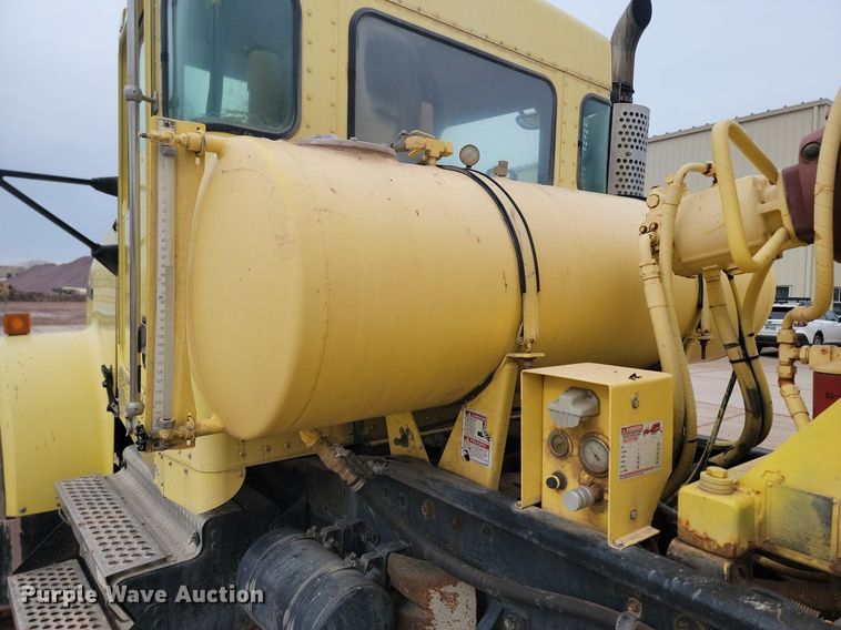 image for item LA9636 2004 Kenworth  W900 ready mix truck