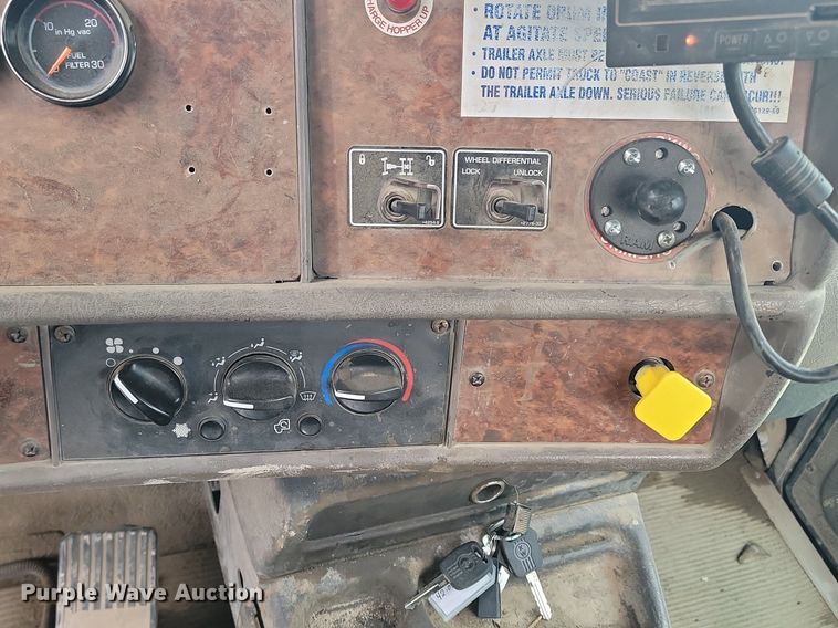 image for item LA9636 2004 Kenworth  W900 ready mix truck