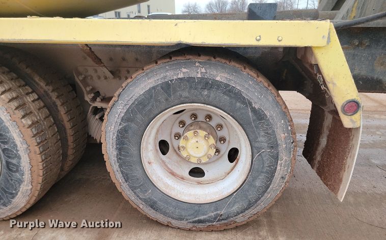 image for item LA9636 2004 Kenworth  W900 ready mix truck