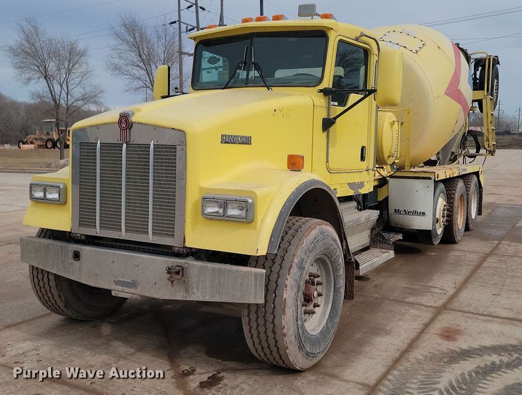 image for item LA9637 2004 Kenworth  W900  ready mix truck