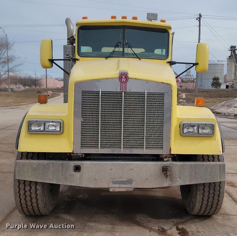 image for item LA9637 2004 Kenworth  W900  ready mix truck