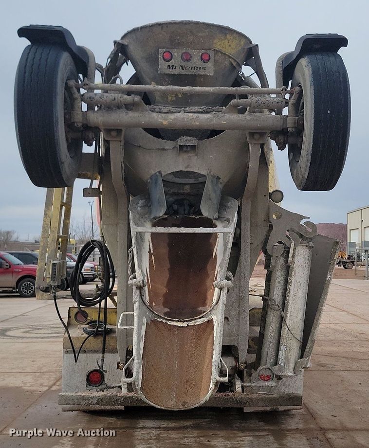 image for item LA9637 2004 Kenworth  W900  ready mix truck