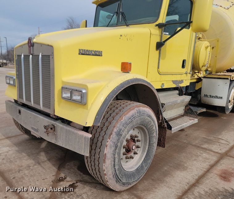 image for item LA9637 2004 Kenworth  W900  ready mix truck