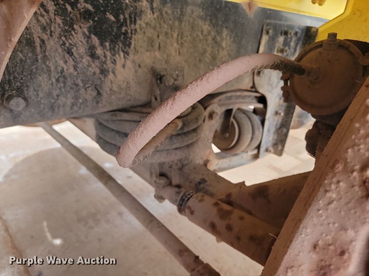 image for item LA9637 2004 Kenworth  W900  ready mix truck