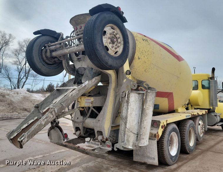 image for item LA9637 2004 Kenworth  W900  ready mix truck