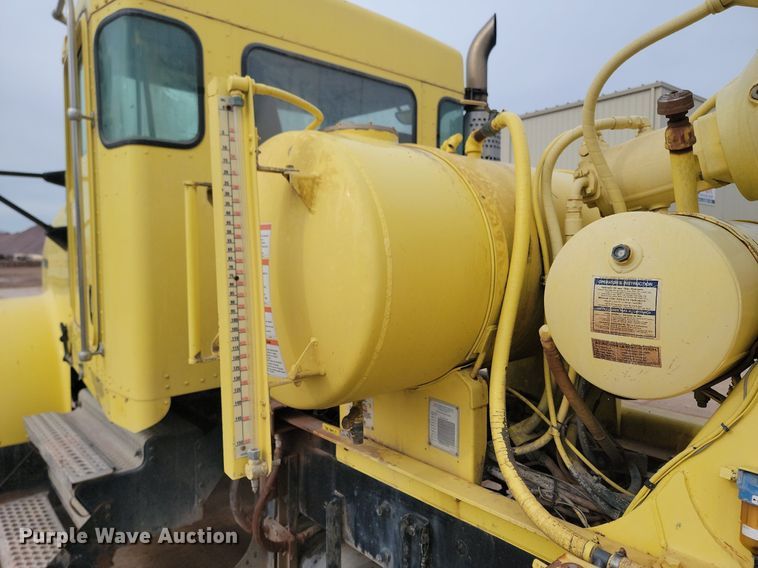 image for item LA9637 2004 Kenworth  W900  ready mix truck