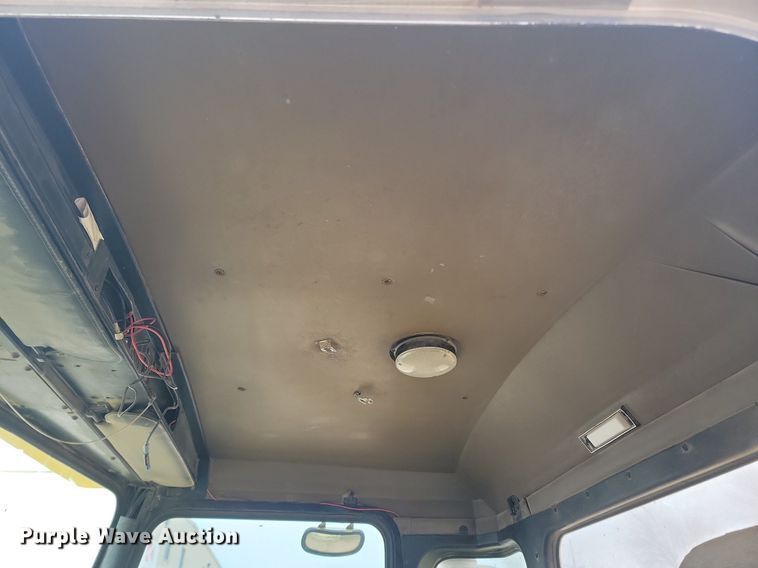 image for item LA9637 2004 Kenworth  W900  ready mix truck