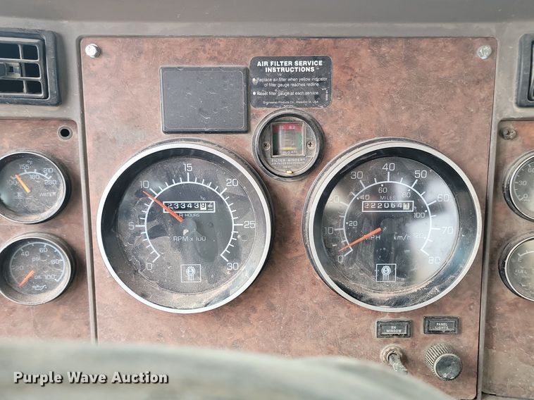 image for item LA9637 2004 Kenworth  W900  ready mix truck