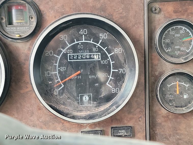 image for item LA9637 2004 Kenworth  W900  ready mix truck