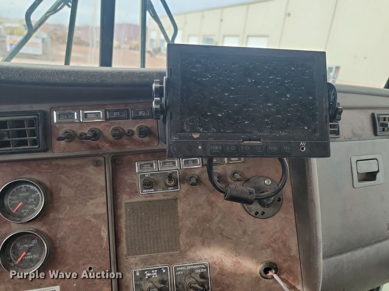 image for item LA9637 2004 Kenworth  W900  ready mix truck