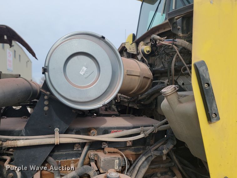 image for item LA9637 2004 Kenworth  W900  ready mix truck