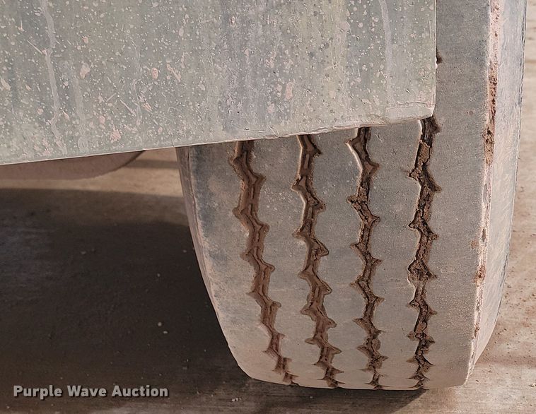 image for item LA9637 2004 Kenworth  W900  ready mix truck