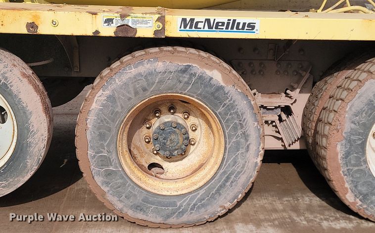 image for item LA9637 2004 Kenworth  W900  ready mix truck