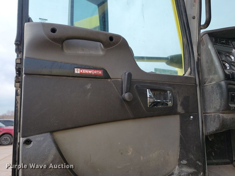 image for item LA9638 2006 Kenworth  W900 ready mix truck