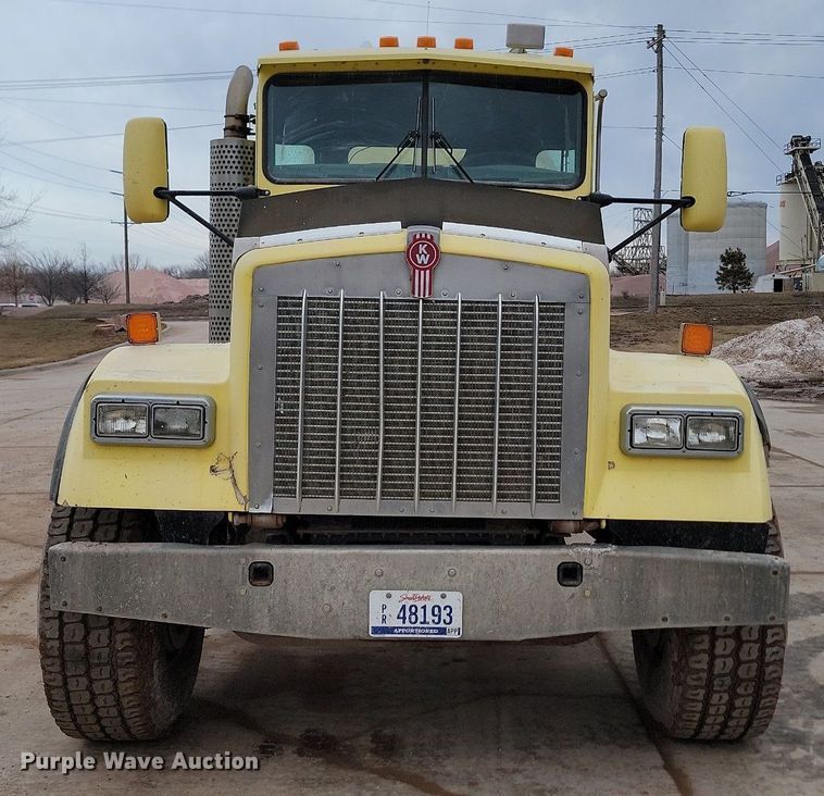 image for item LA9639 2004 Kenworth W900  ready mix truck